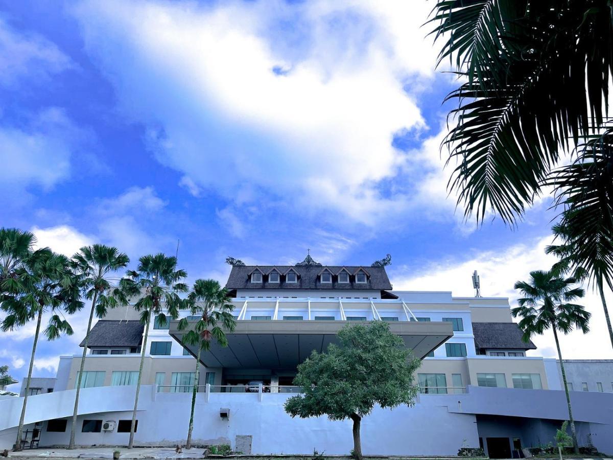Hotel Horison Ultima Bandara Balikpapan Sepinggang Kecil Exterior foto